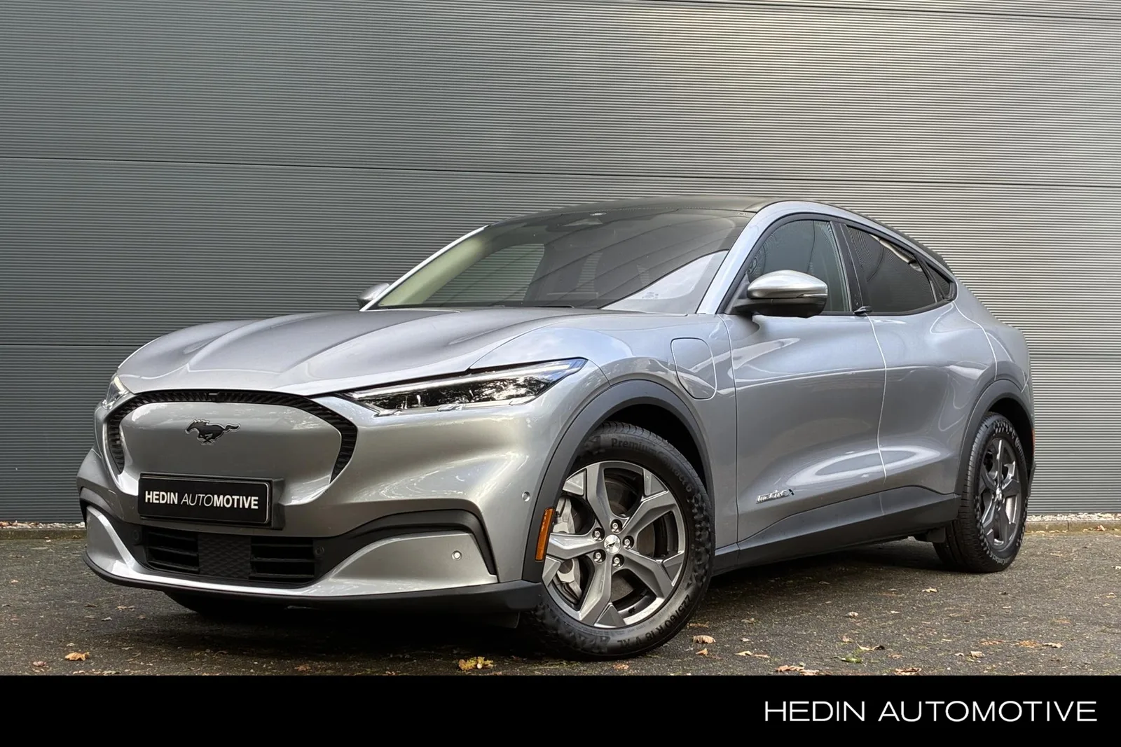 Ford Mustang Mach-E (2021) — foto 1