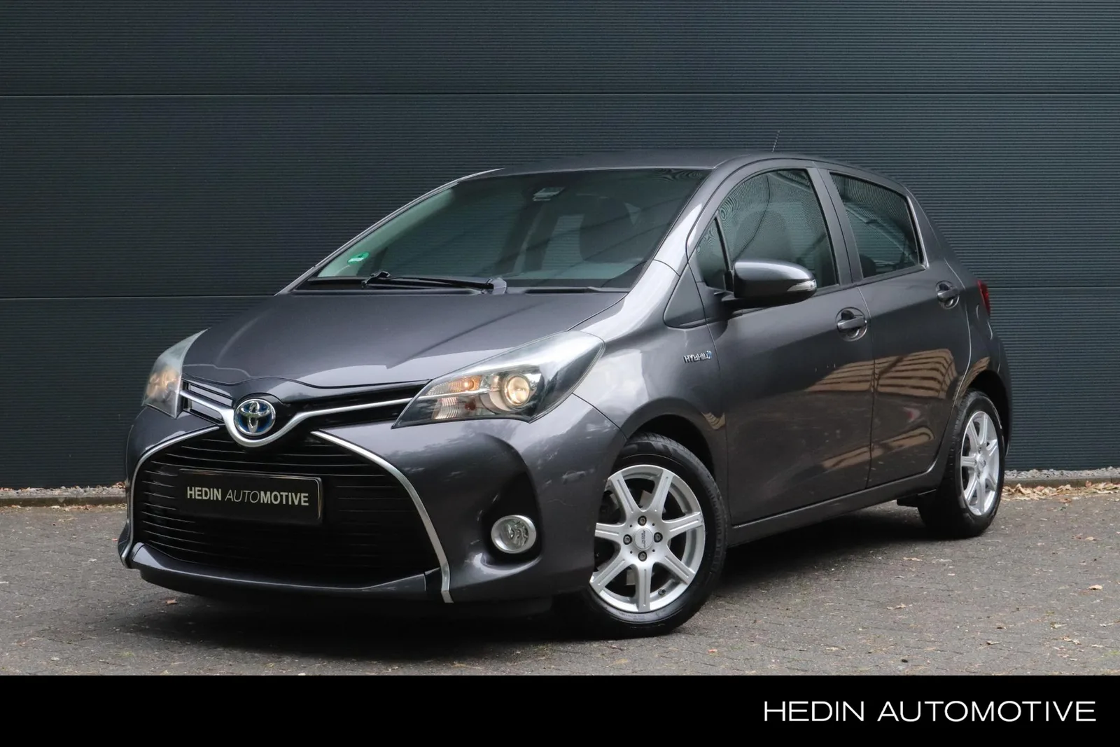 Toyota Yaris (2016) — foto 1