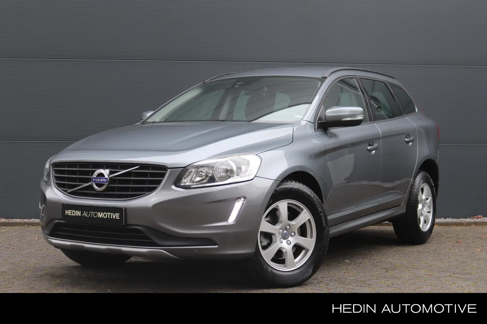 Volvo XC60 (2017) — foto 1