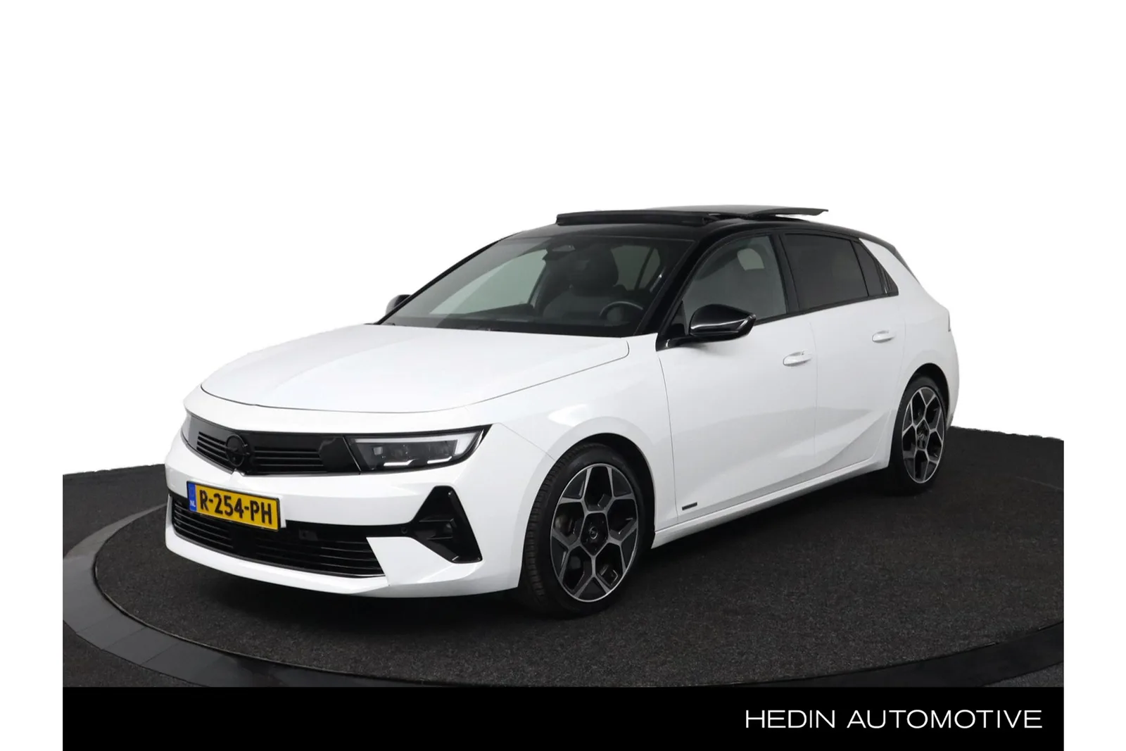 Opel Astra (2022) — foto 1