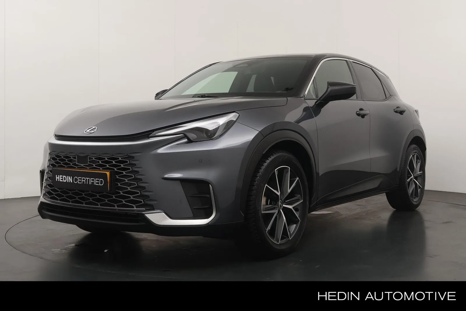 Lexus LBX (2024) — foto 1