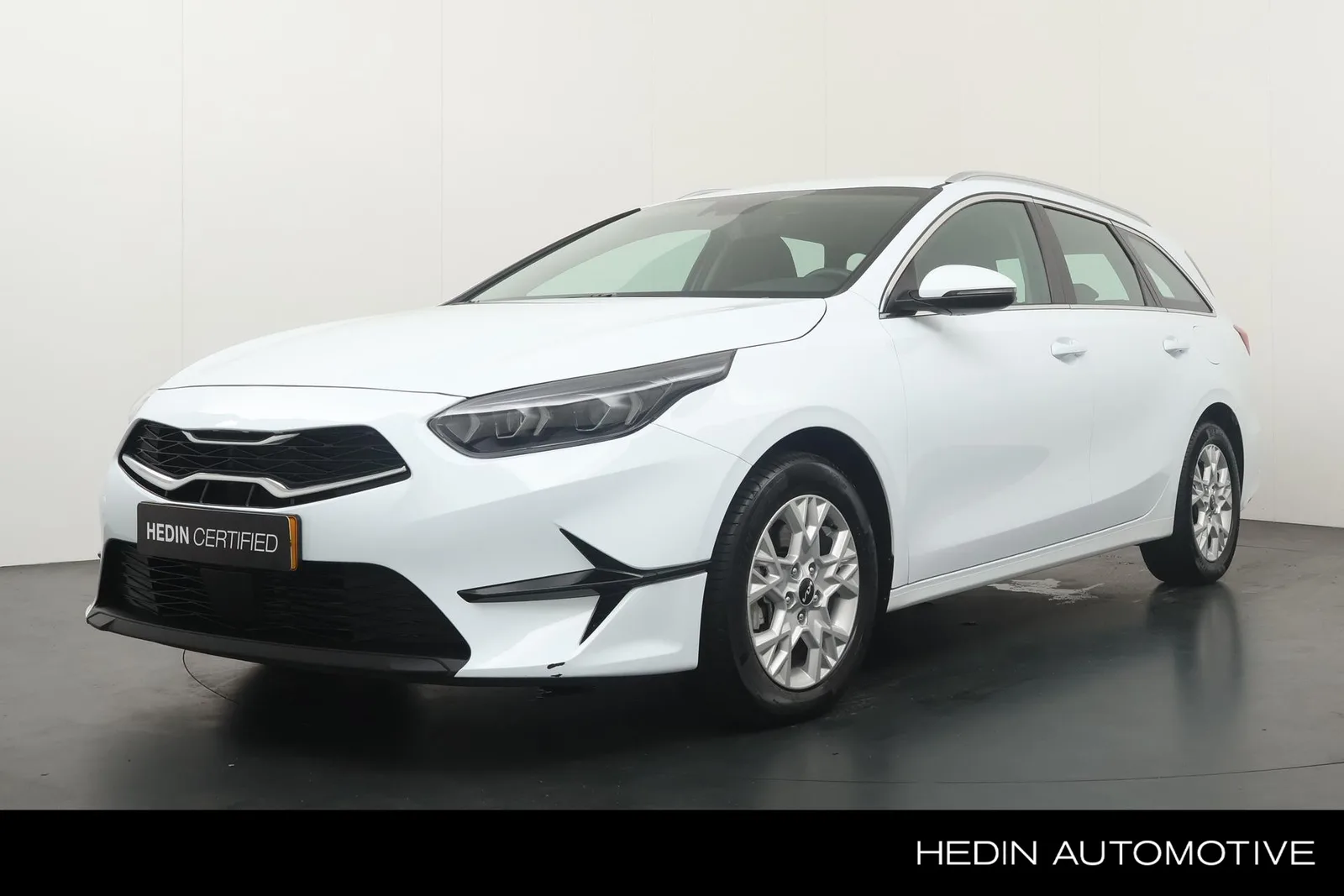 Kia Ceed Sportswagon (2024) — foto 1
