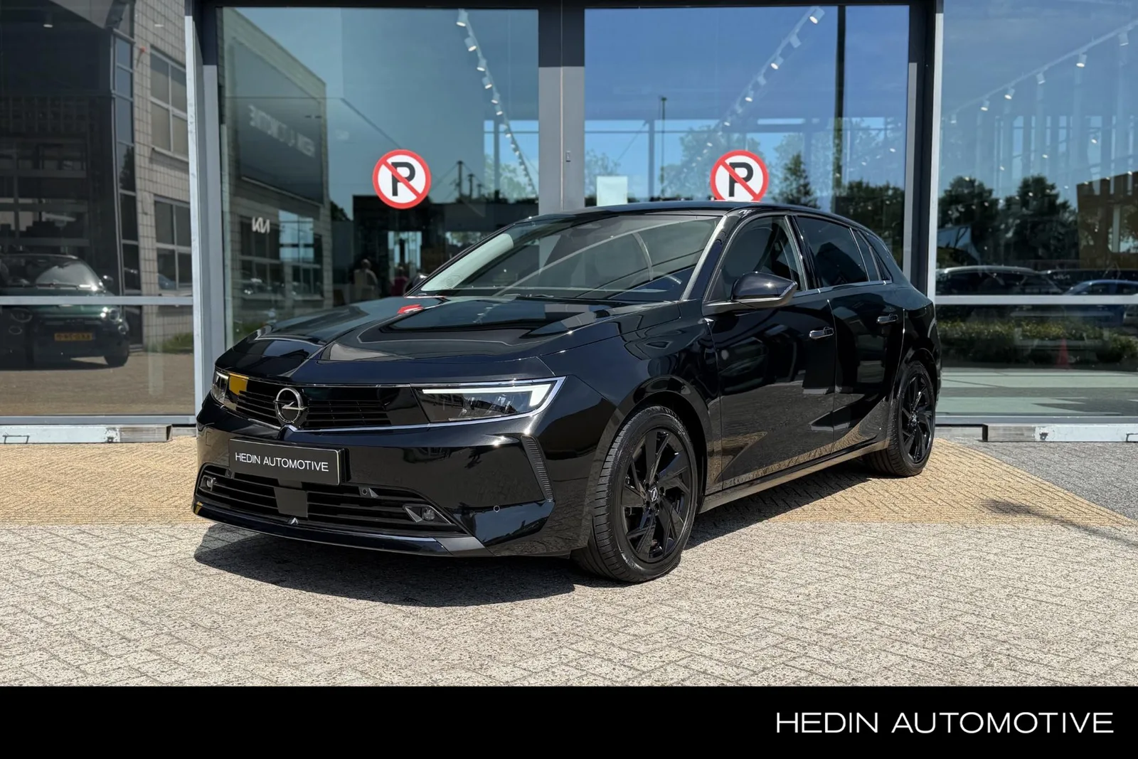 Opel Astra (2022) — foto 1
