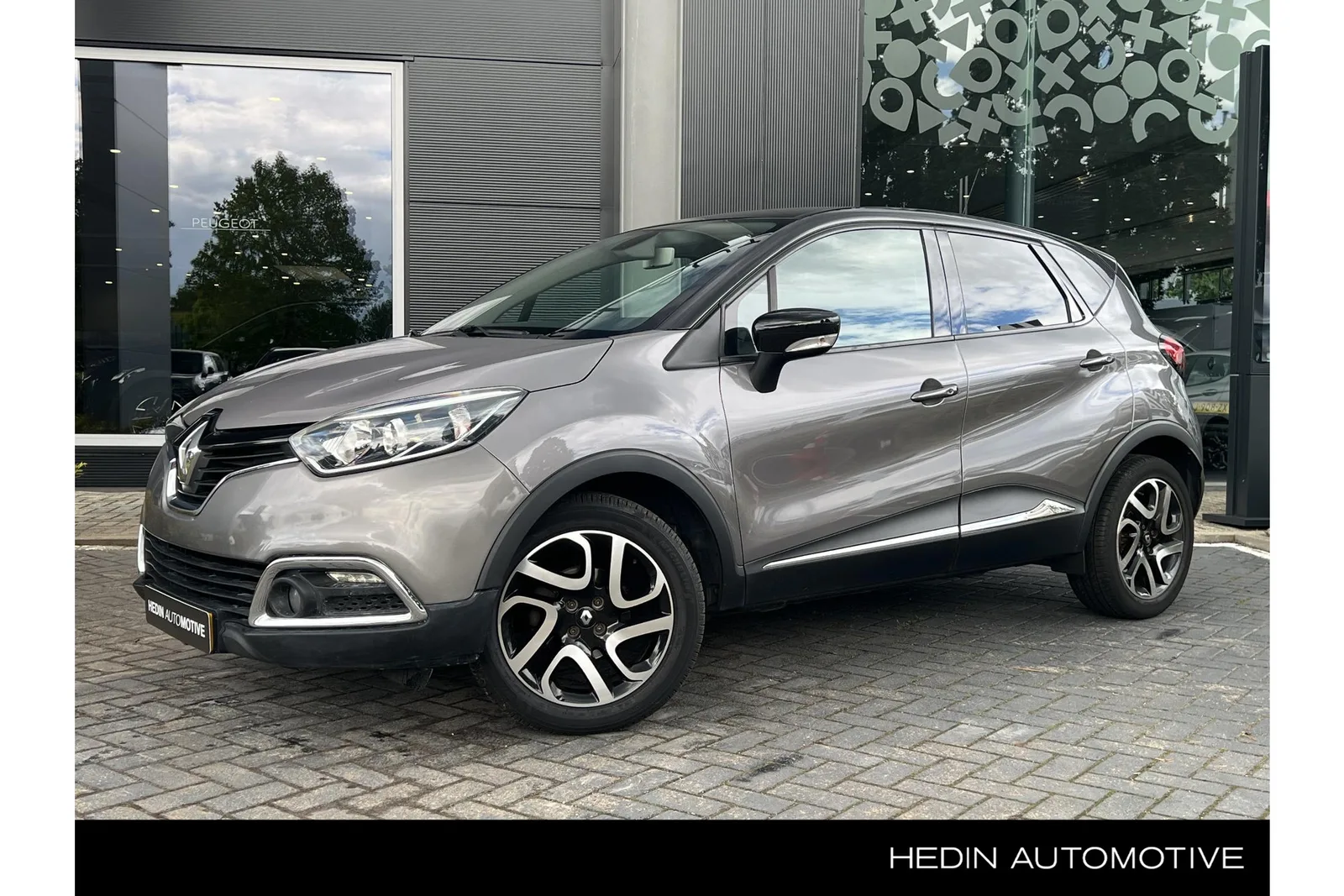 Renault Captur (2016) — foto 1