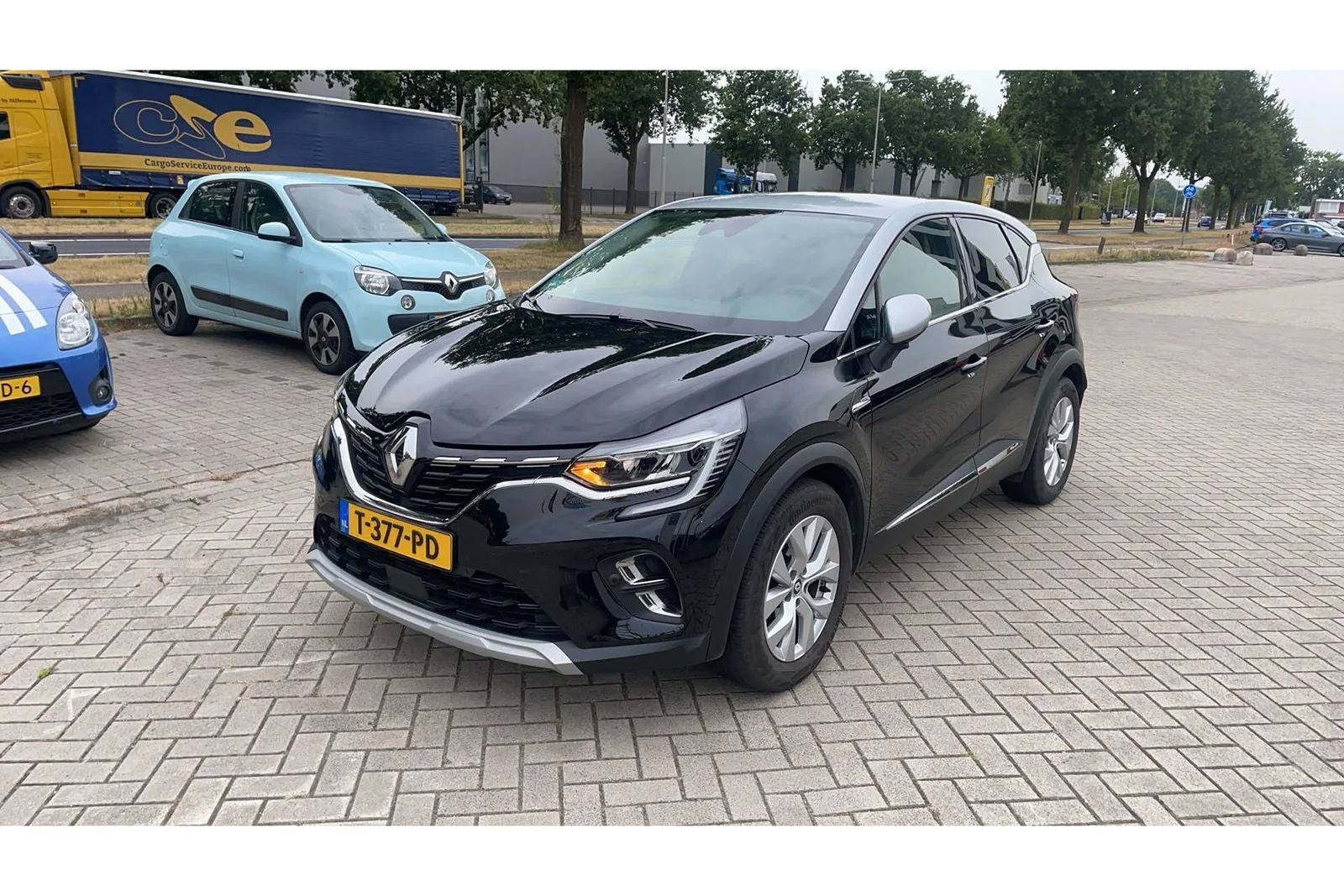 Renault Captur (2021) — foto 1