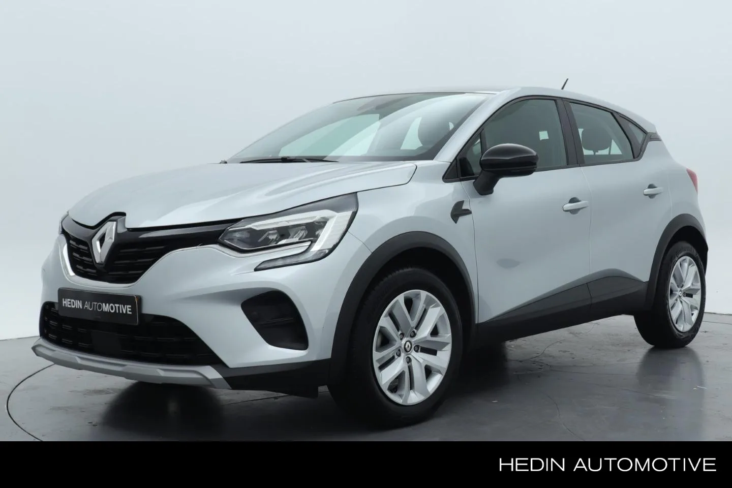Renault Captur (2023) — foto 1