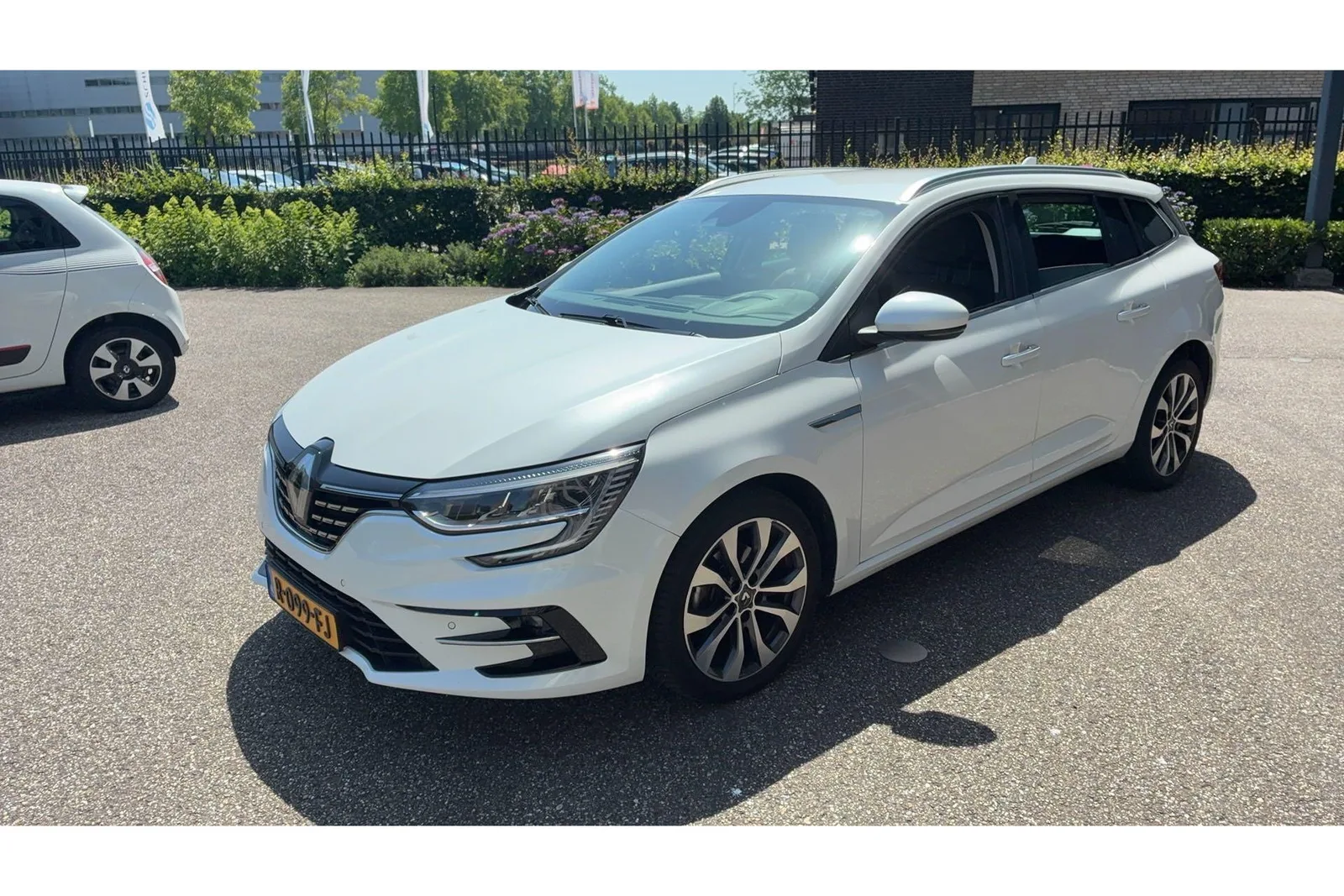 Renault Mégane (2021) — foto 1