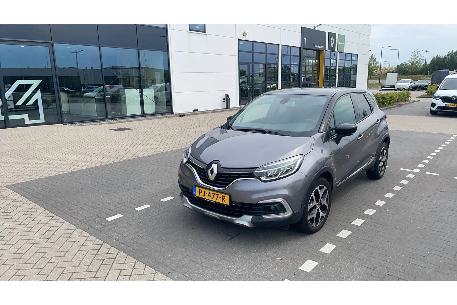 Renault Captur (2017) — foto 1