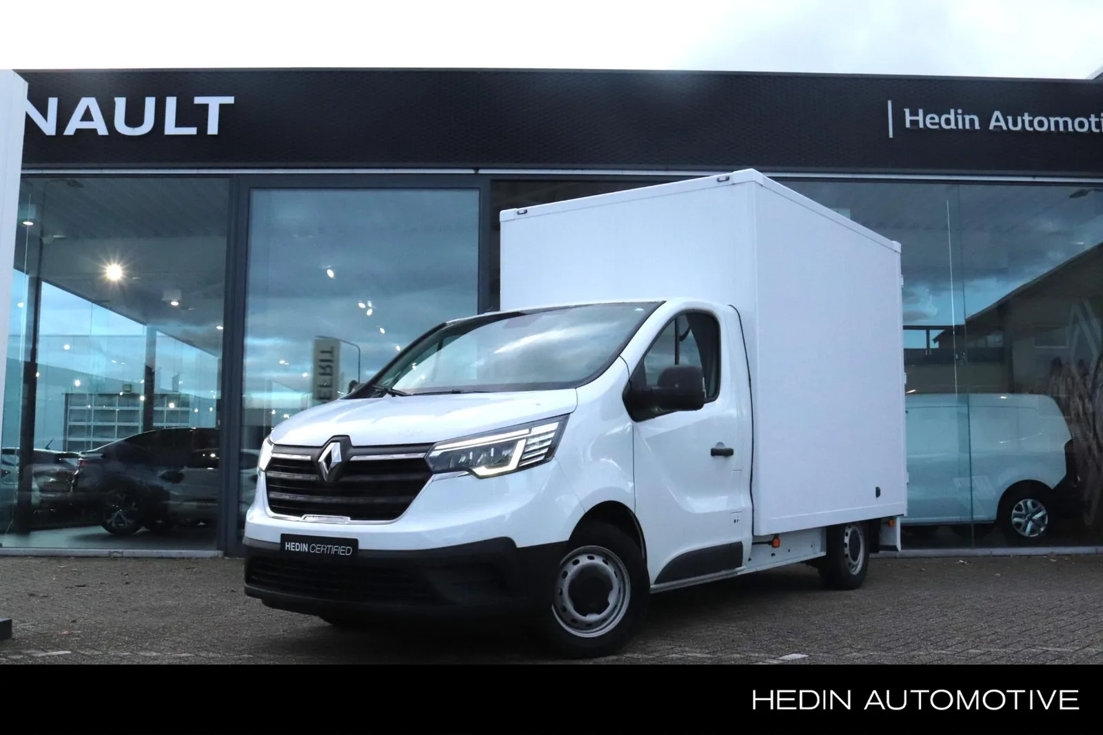 Renault Trafic (2024) — foto 1