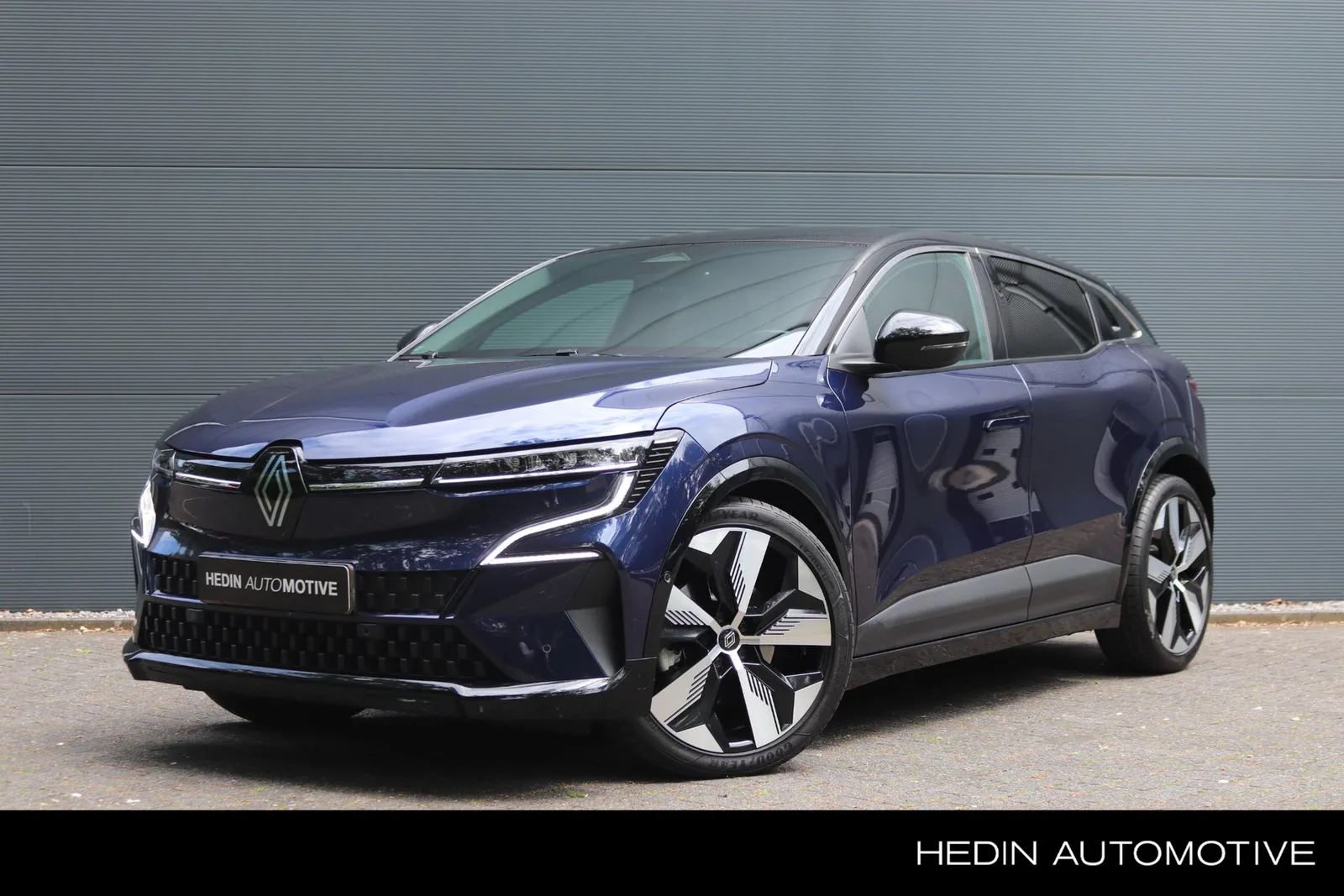 Renault Mégane E-Tech (2023) — foto 1
