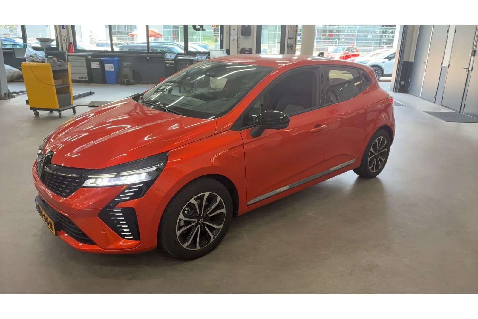 Renault Clio (2024) — foto 1