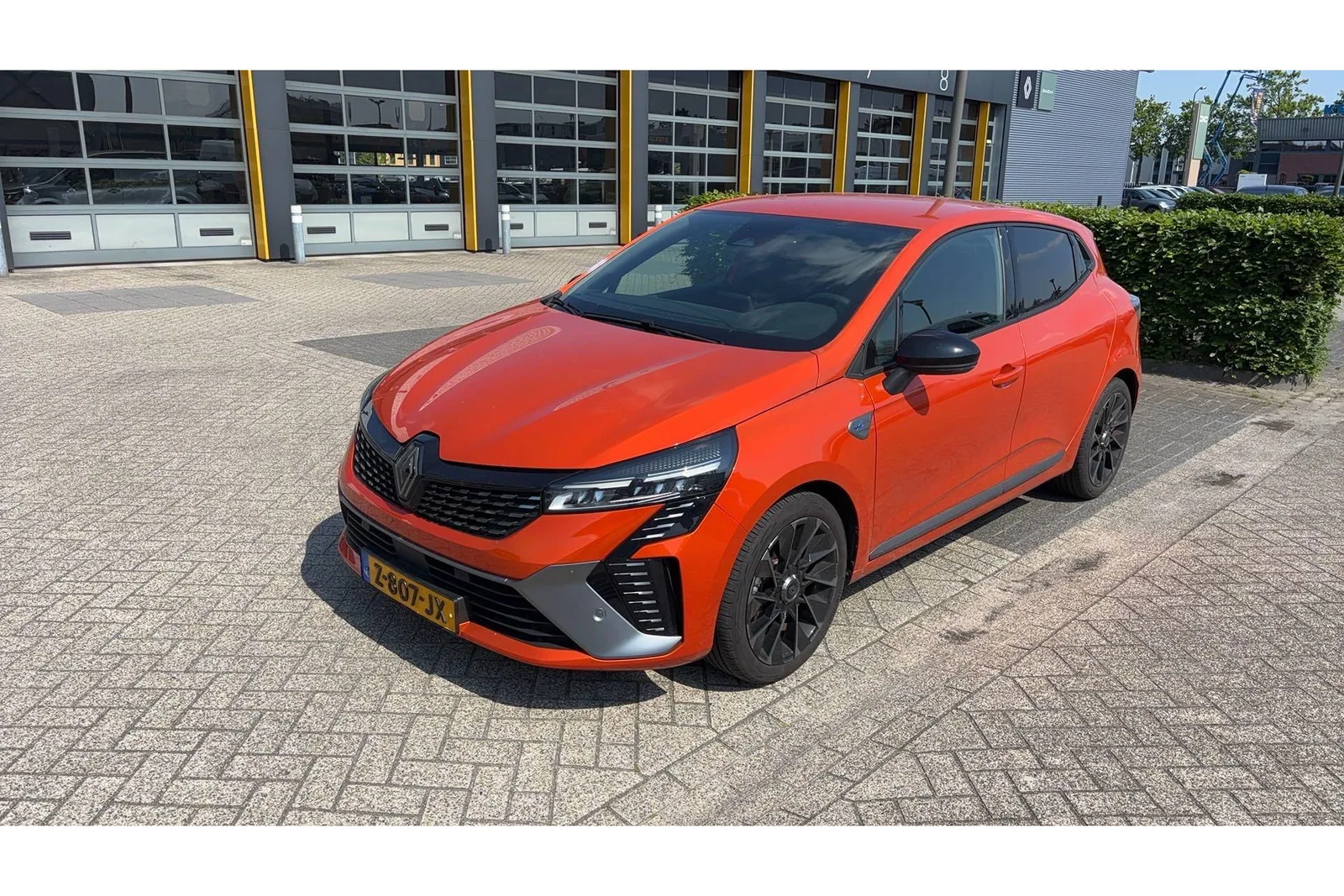 Renault Clio (2024) — foto 1
