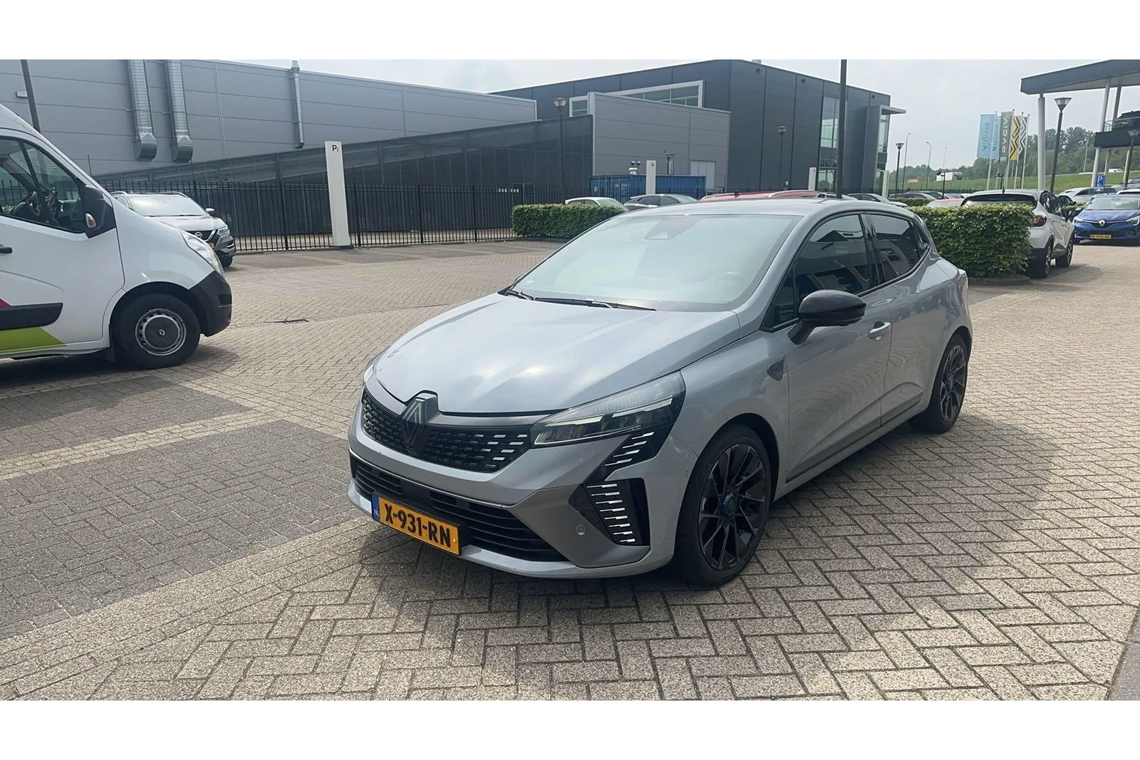 Renault Clio (2024) — foto 1