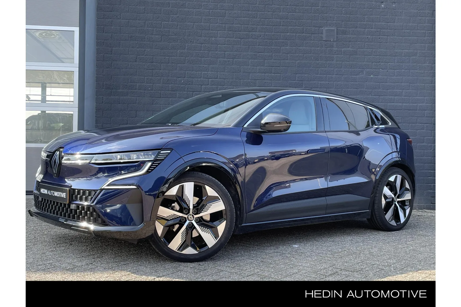Renault Mégane E-Tech (2023) — foto 1