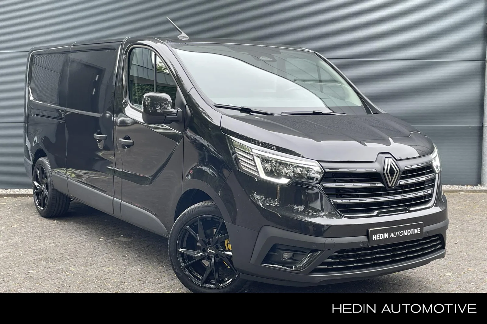 Renault Trafic (2024) — foto 1
