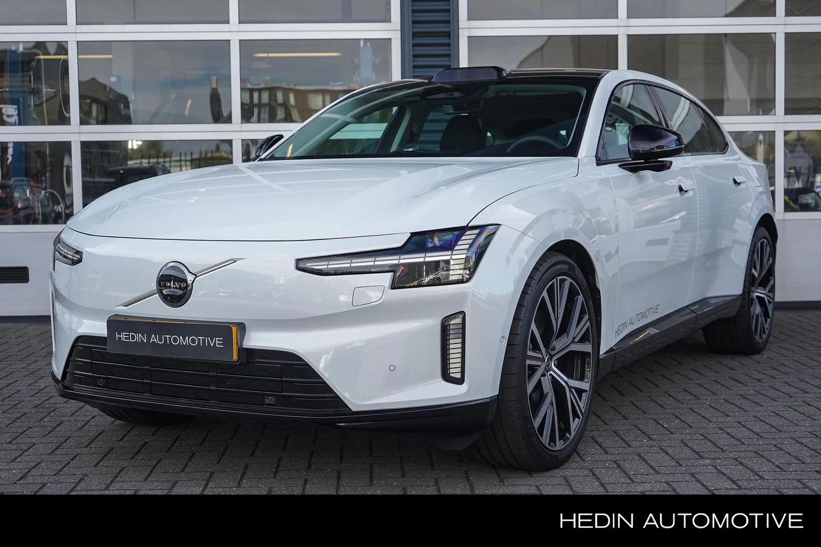 Volvo ES90 (2026) — foto 1