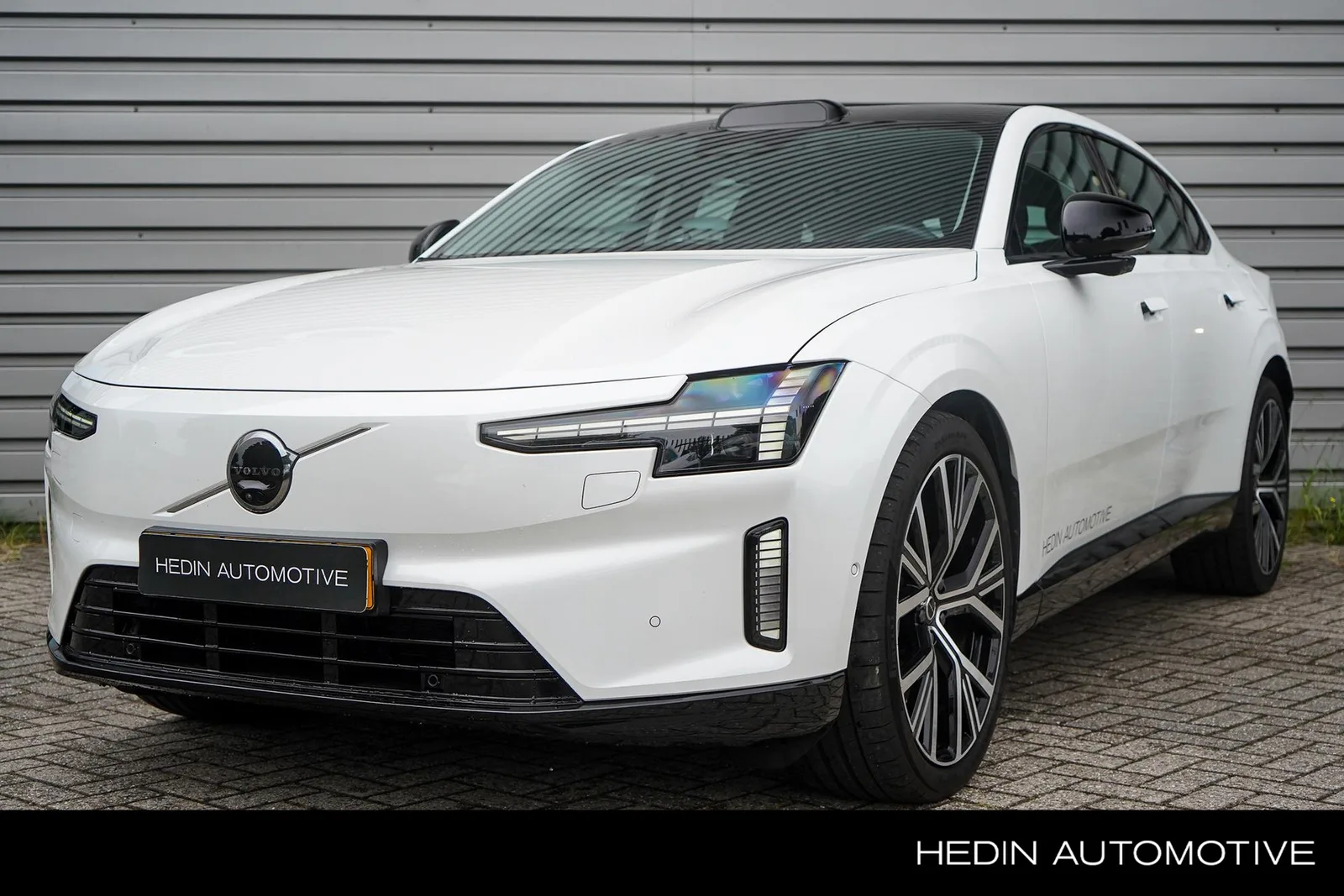 Volvo ES90 (2026) — foto 1