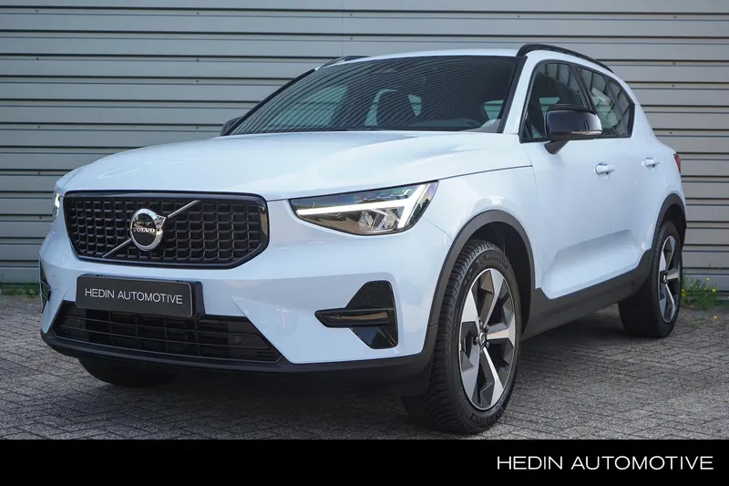 Volvo XC40 (2025)