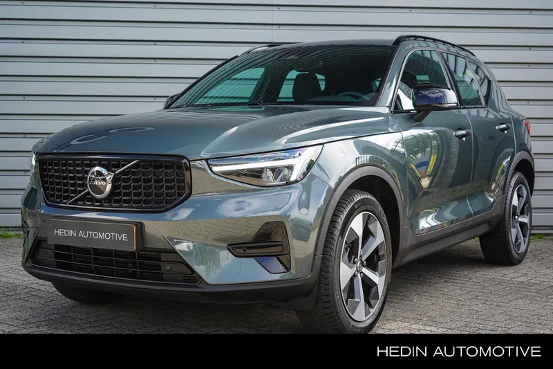 Volvo XC40 (2025)