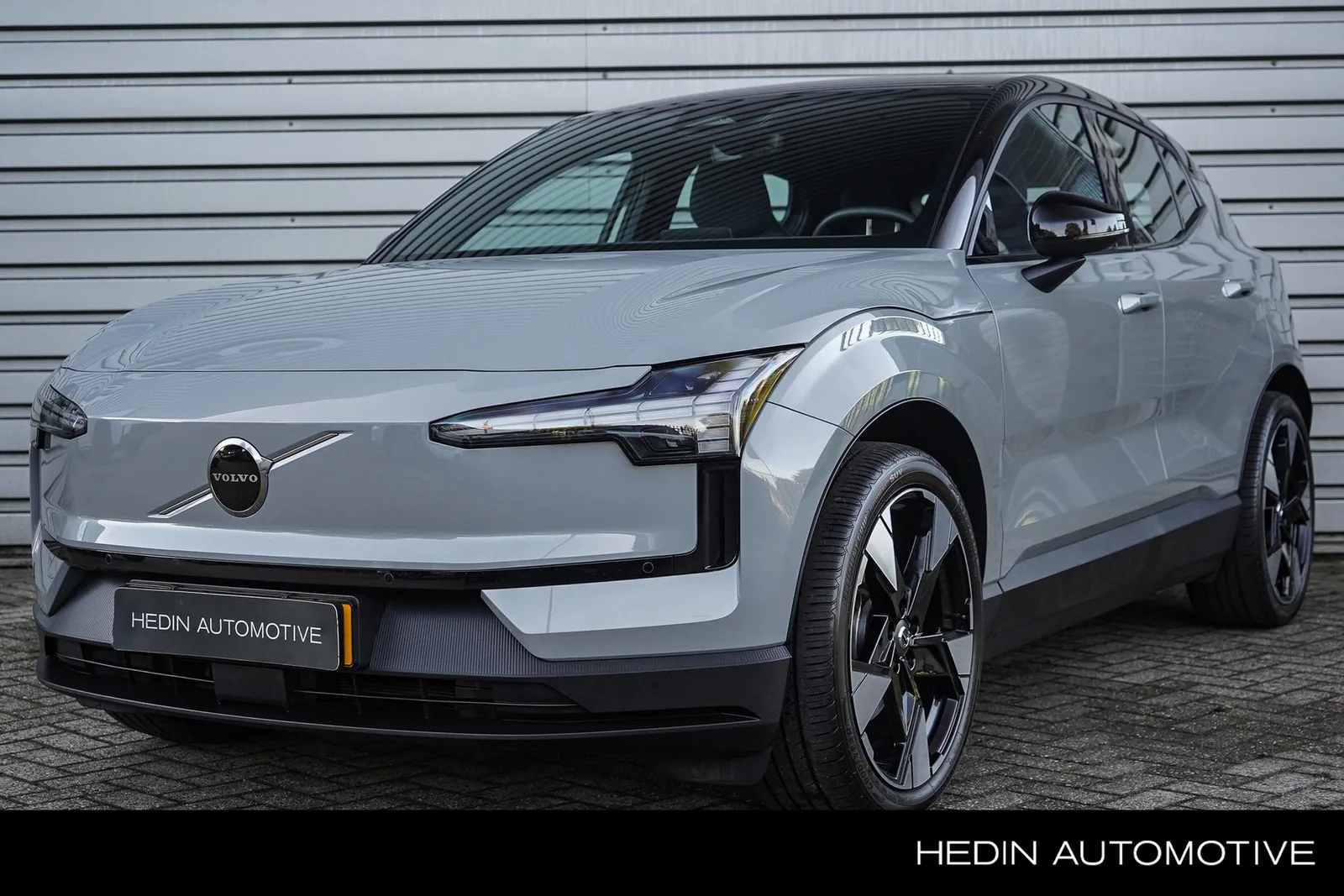 Volvo EX30 (2024) — foto 1