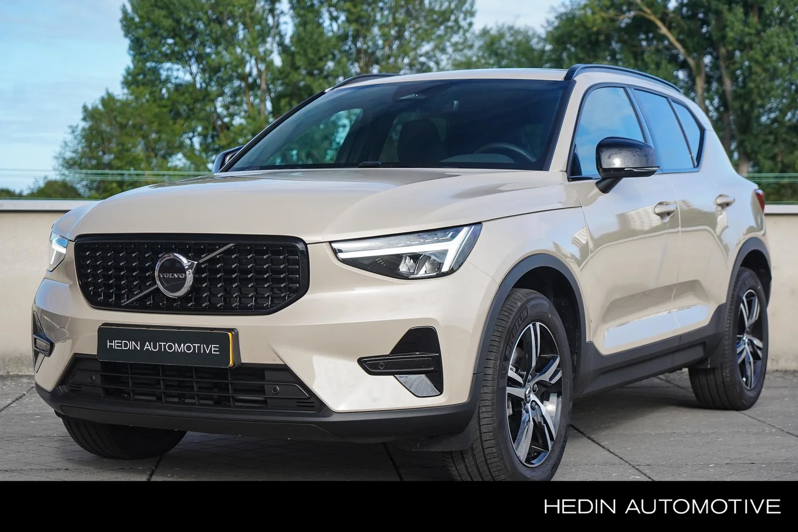 Volvo XC40 (2026) — foto 1
