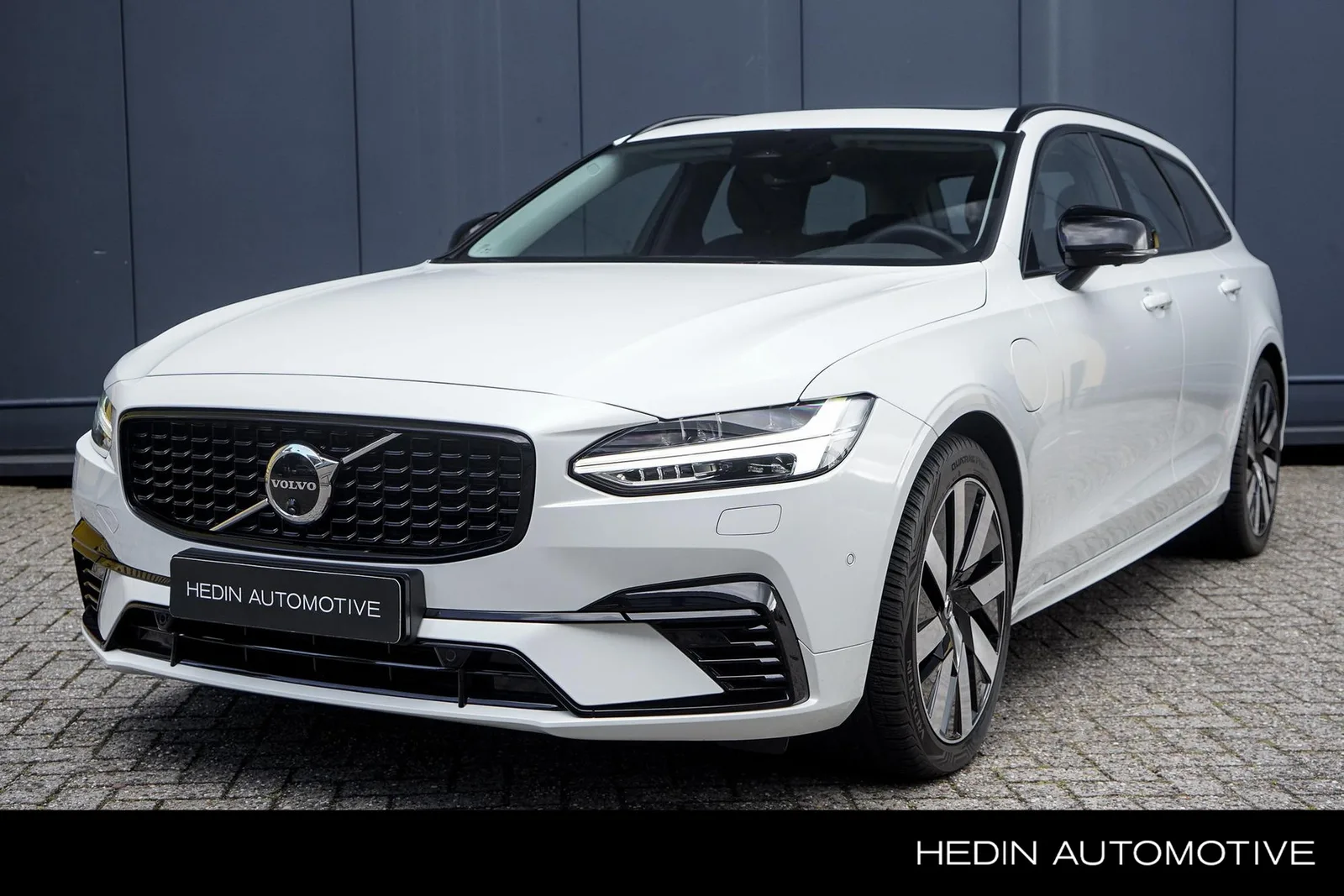 Volvo V90 (2025) — foto 1
