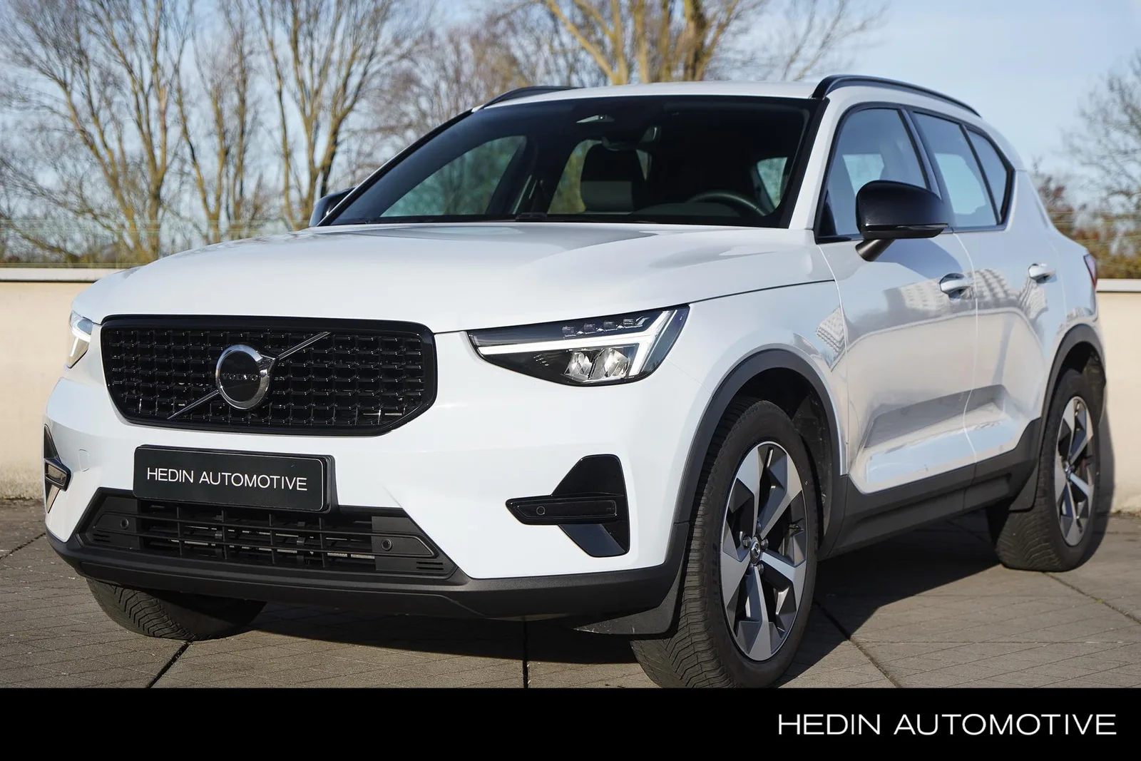 Volvo XC40 (2025) — foto 1