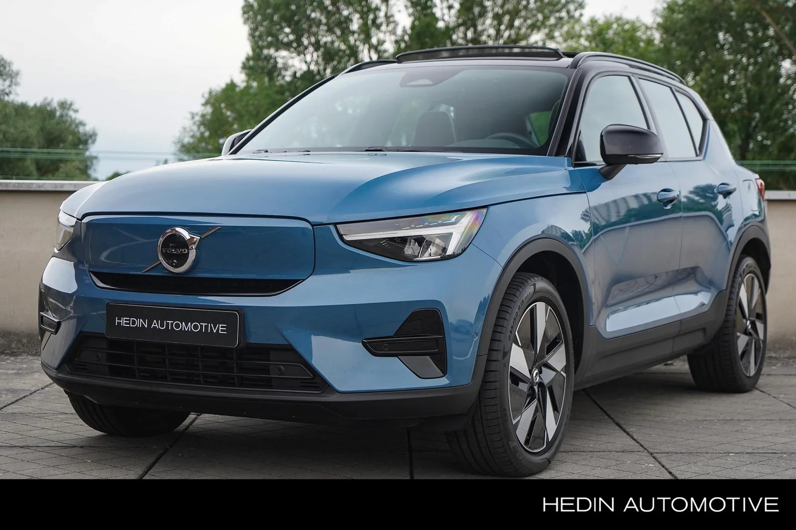 Volvo EX40 (2025) — foto 1