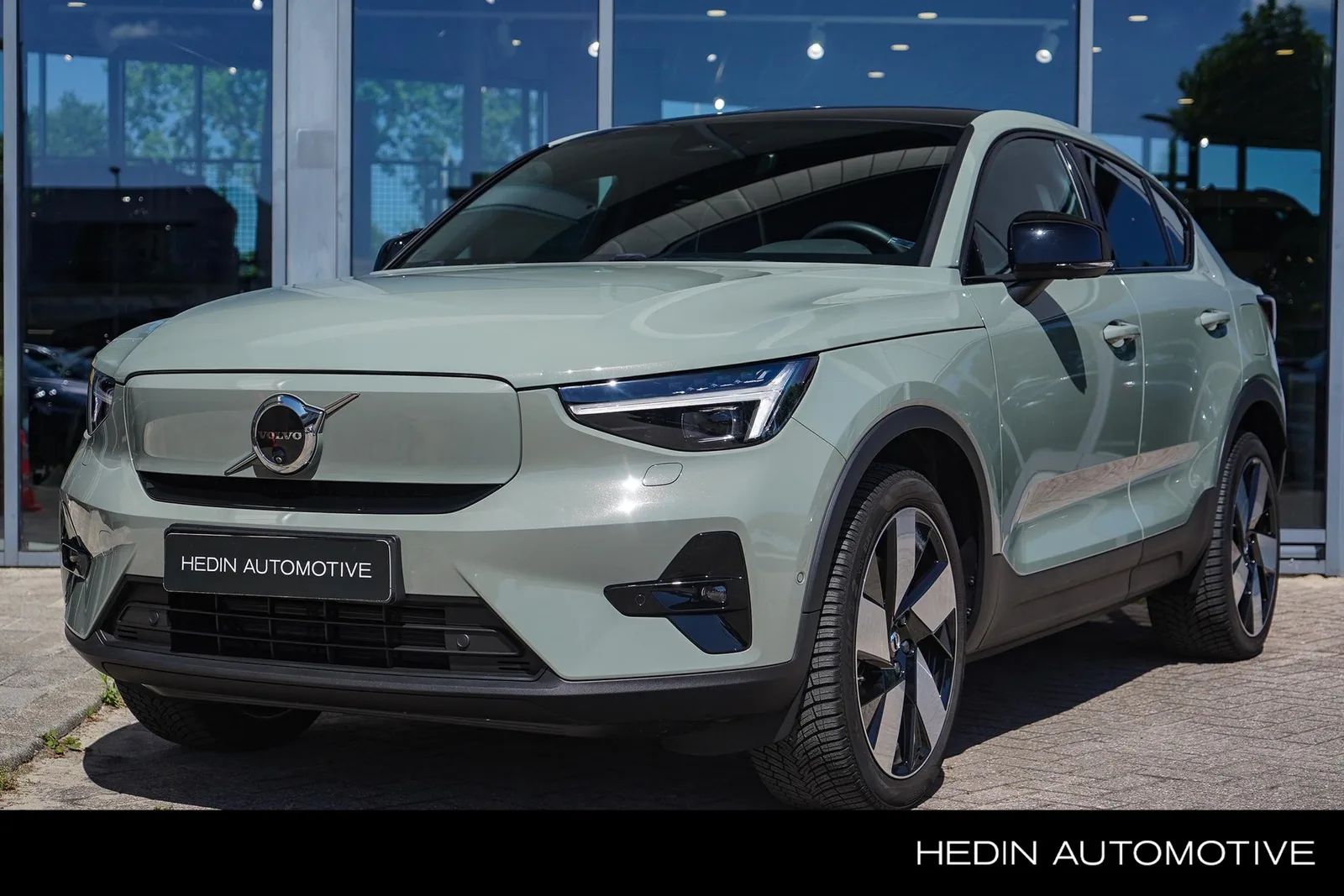 Volvo C40 (2025) — foto 1