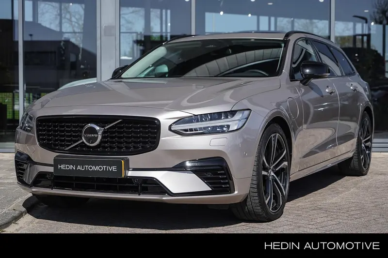 Volvo V90 (2025)