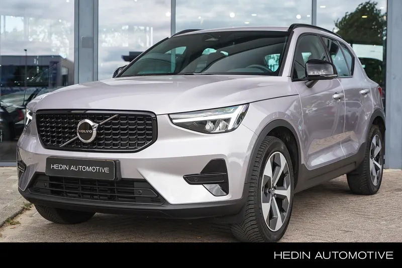 Volvo XC40 (2025)