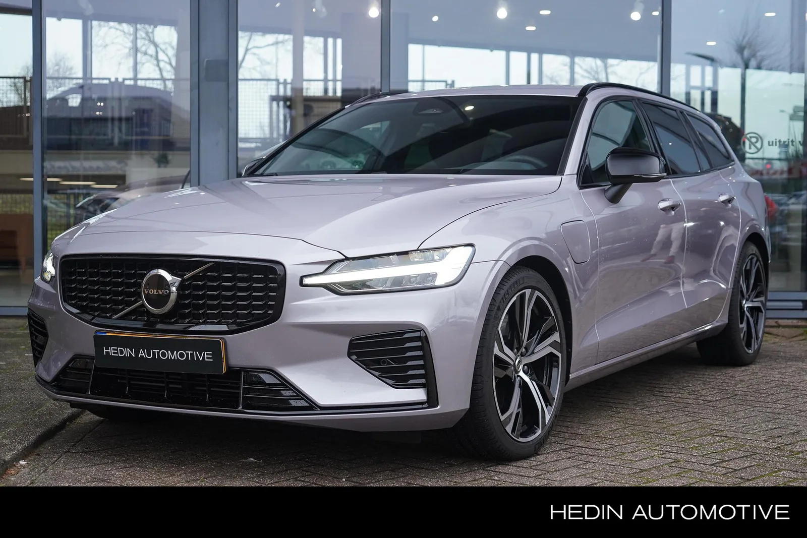 Volvo V60 (2025) — foto 1