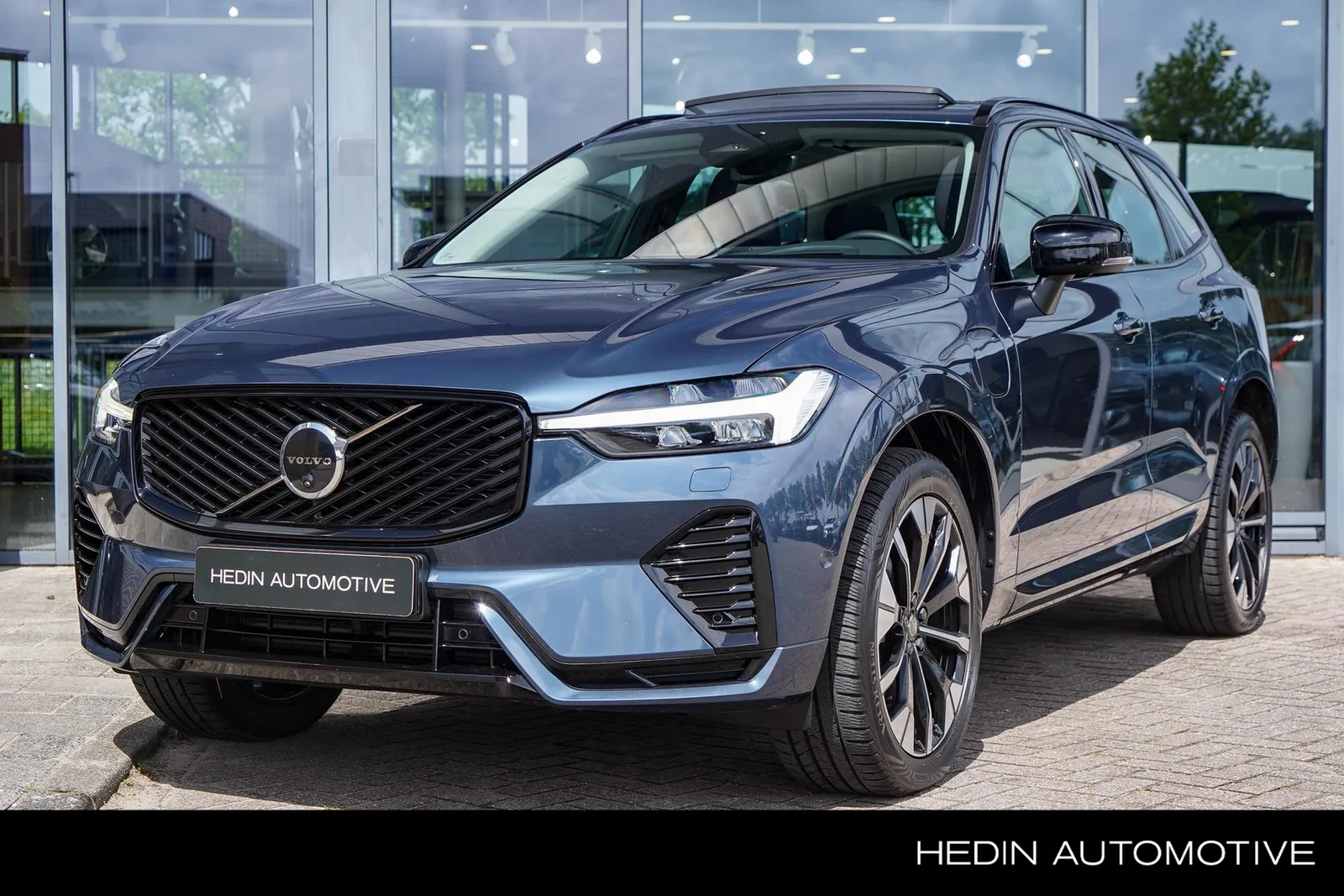 Volvo XC60 (2025) — foto 1