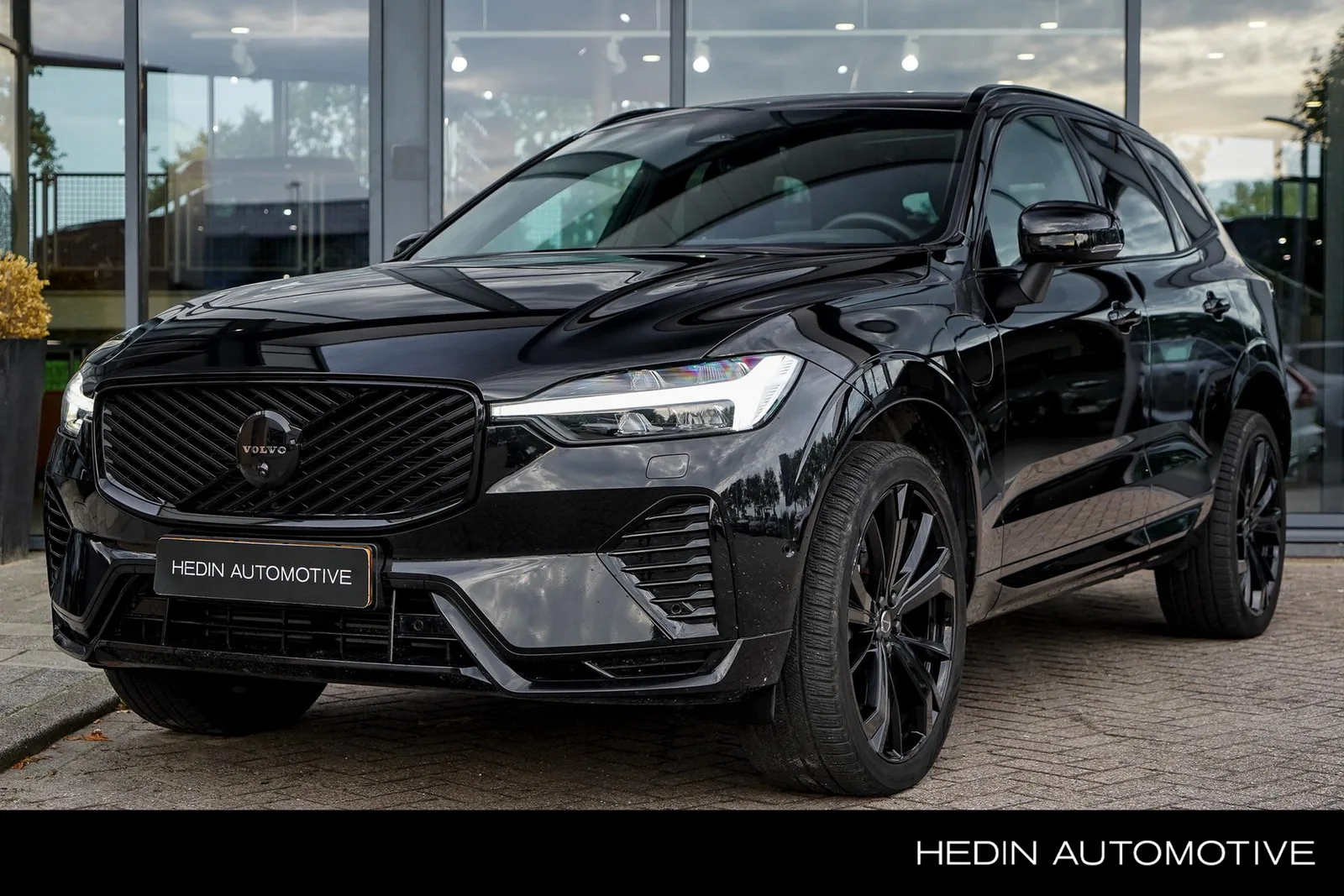 Volvo XC60 (2026) — foto 1