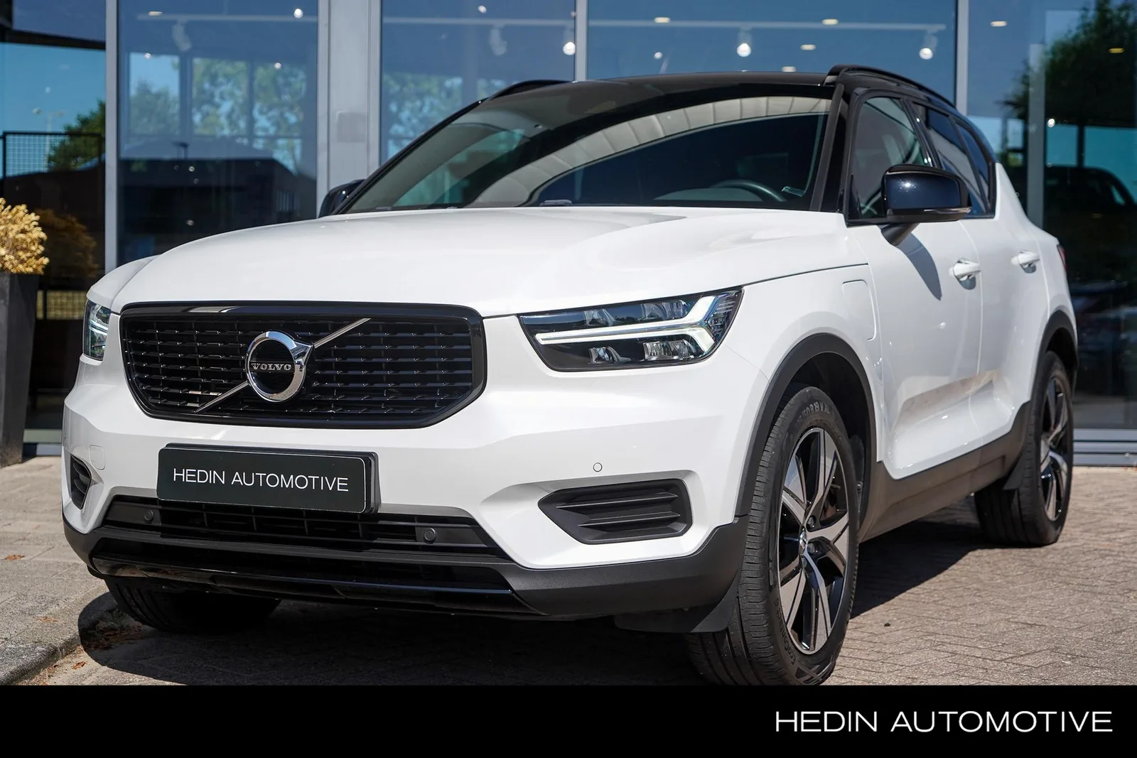 Volvo XC40 (2021) — foto 1