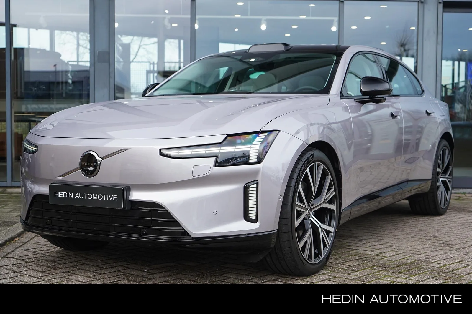 Volvo ES90 (2026) — foto 1