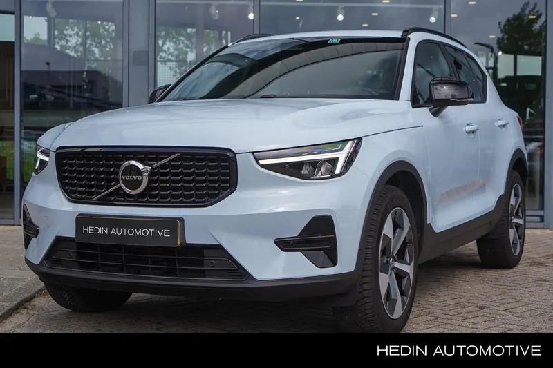 Volvo XC40 (2025)