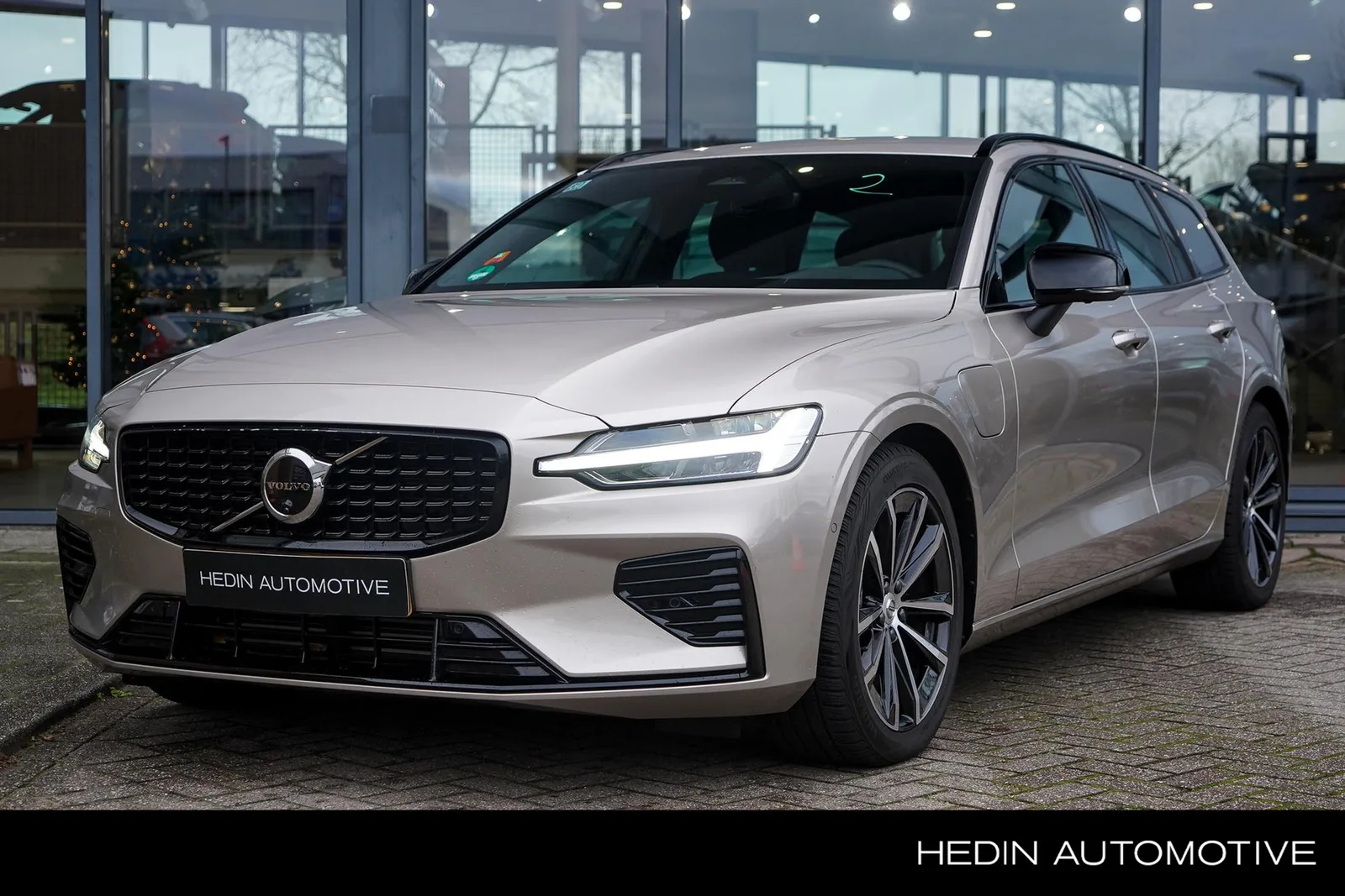 Volvo V60 (2025) — foto 1