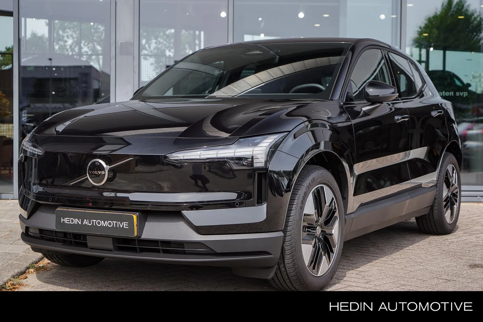 Volvo EX30 (2026) — foto 1