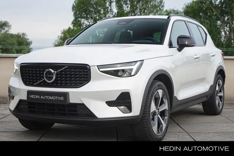 Volvo XC40 (2025)