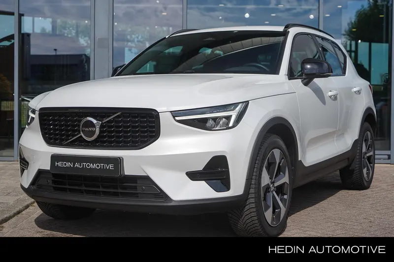 Volvo XC40 (2025)