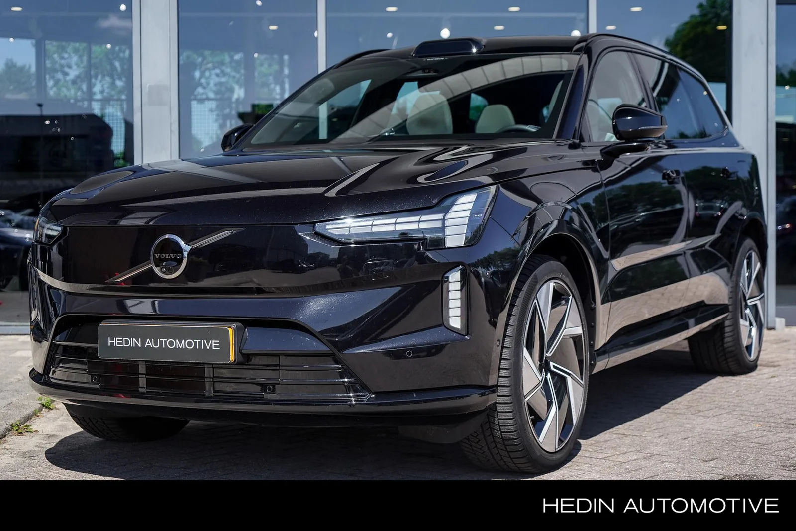 Volvo EX90 (2024) — foto 1