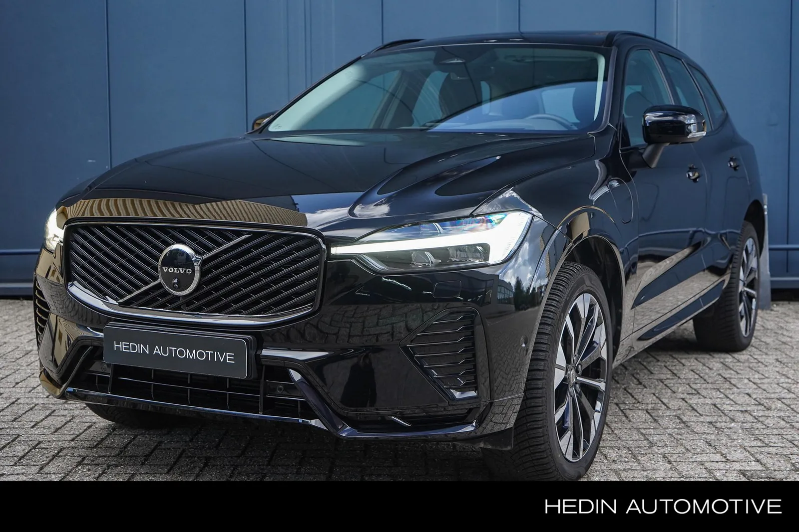 Volvo XC60 (2025) — foto 1
