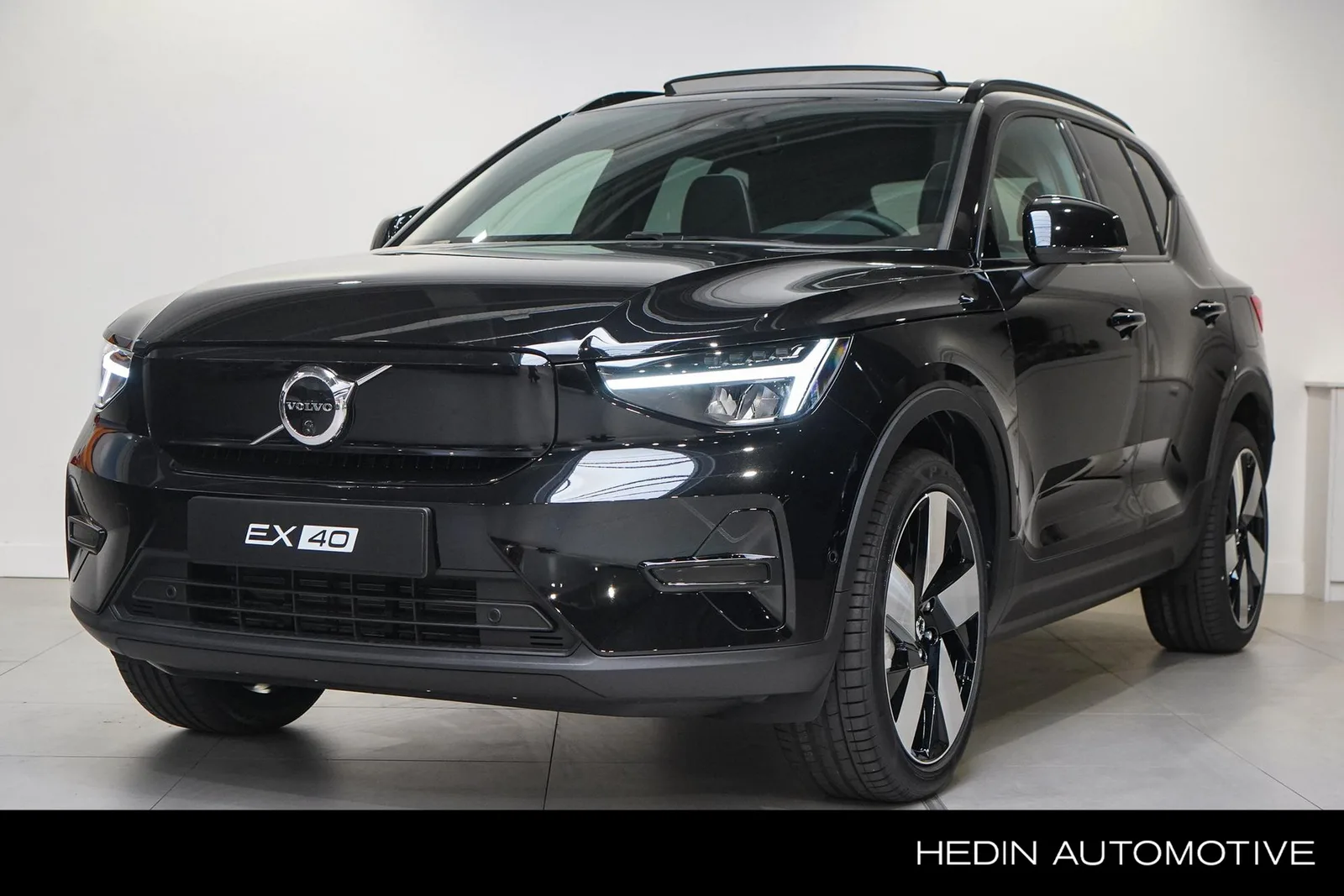 Volvo EX40 (2026) — foto 1