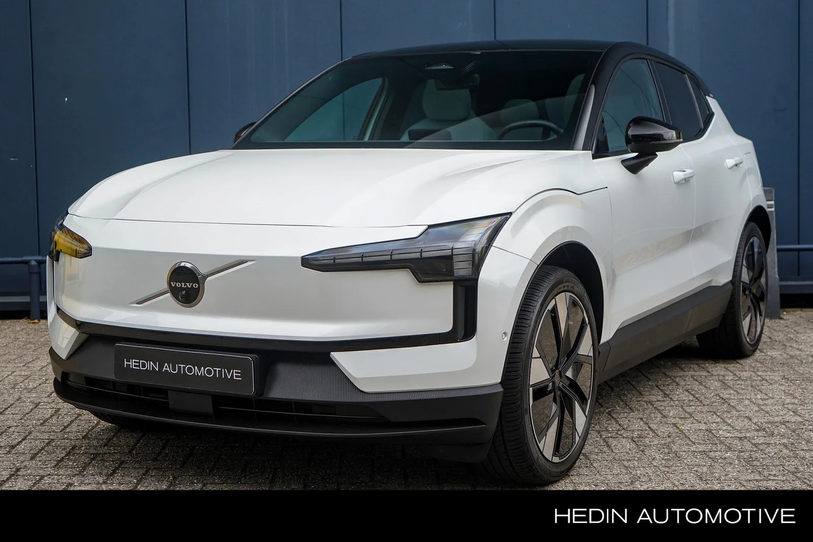 Volvo EX30 (2024) — foto 1