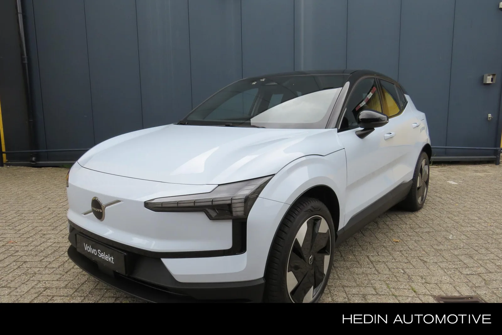 Volvo EX30 (2025) — foto 1