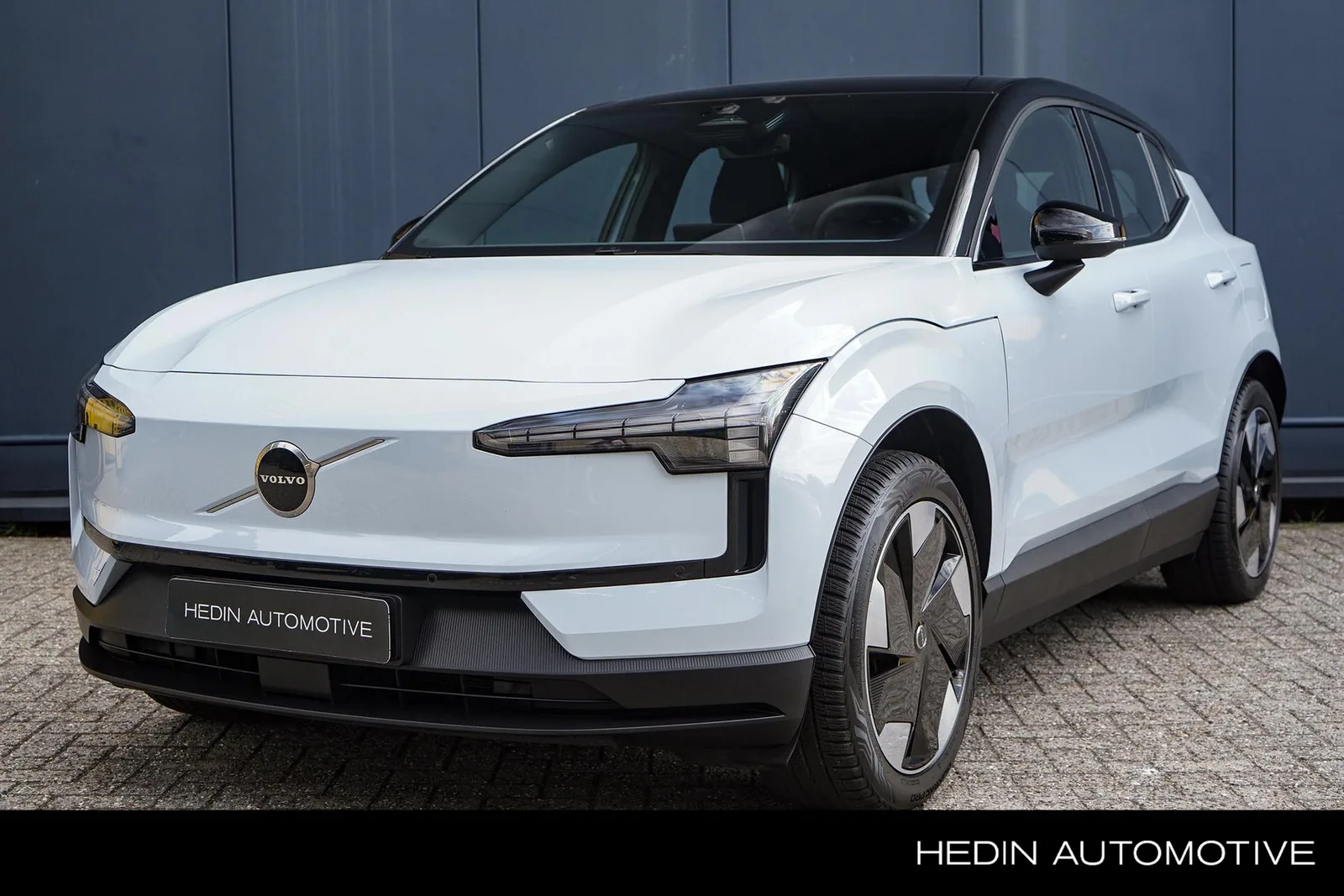 Volvo EX30 (2025) — foto 1