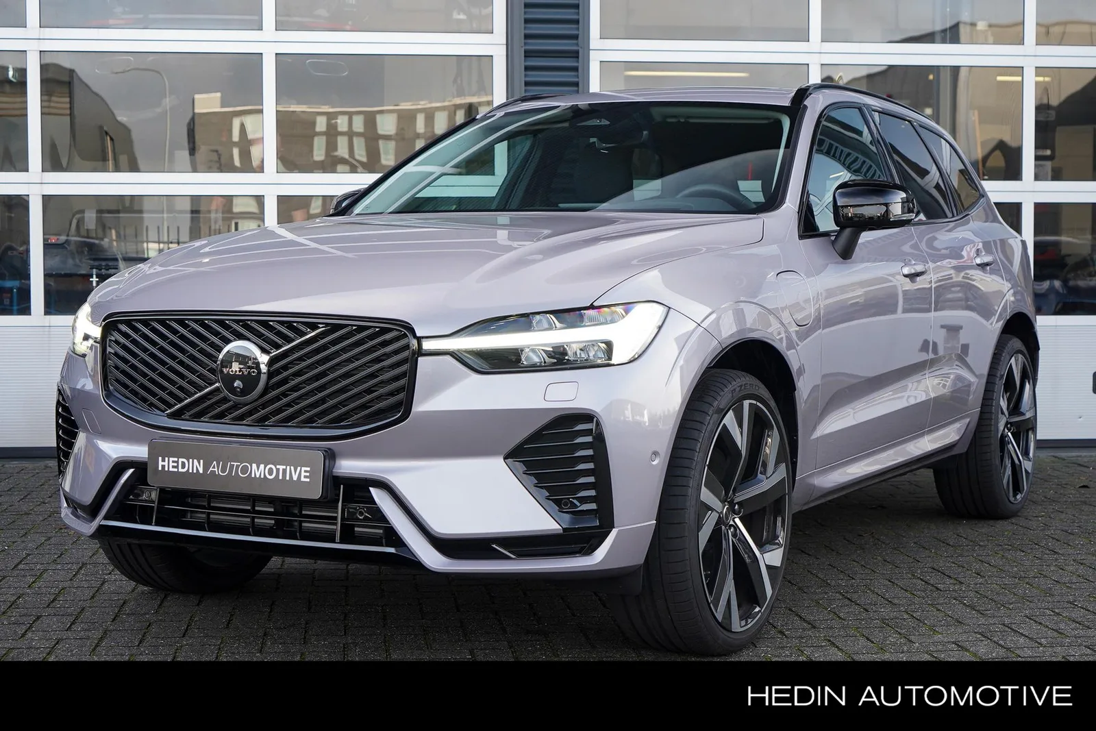 Volvo XC60 (2026) — foto 1