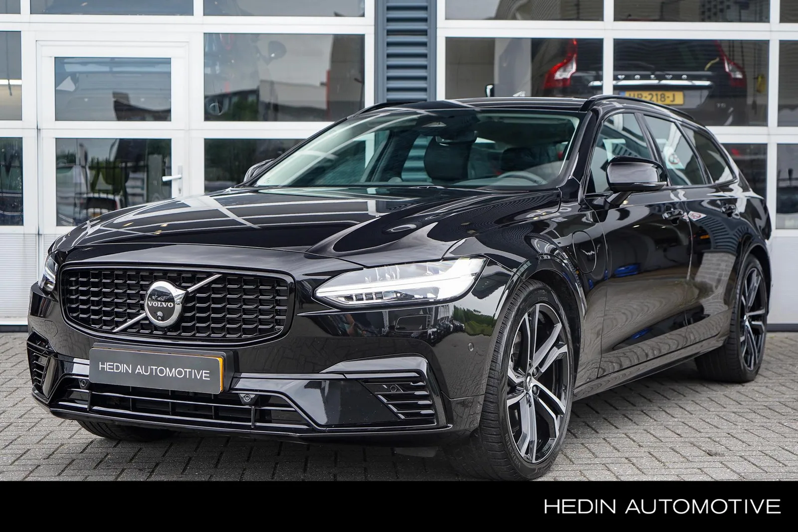 Volvo V90 (2025) — foto 1