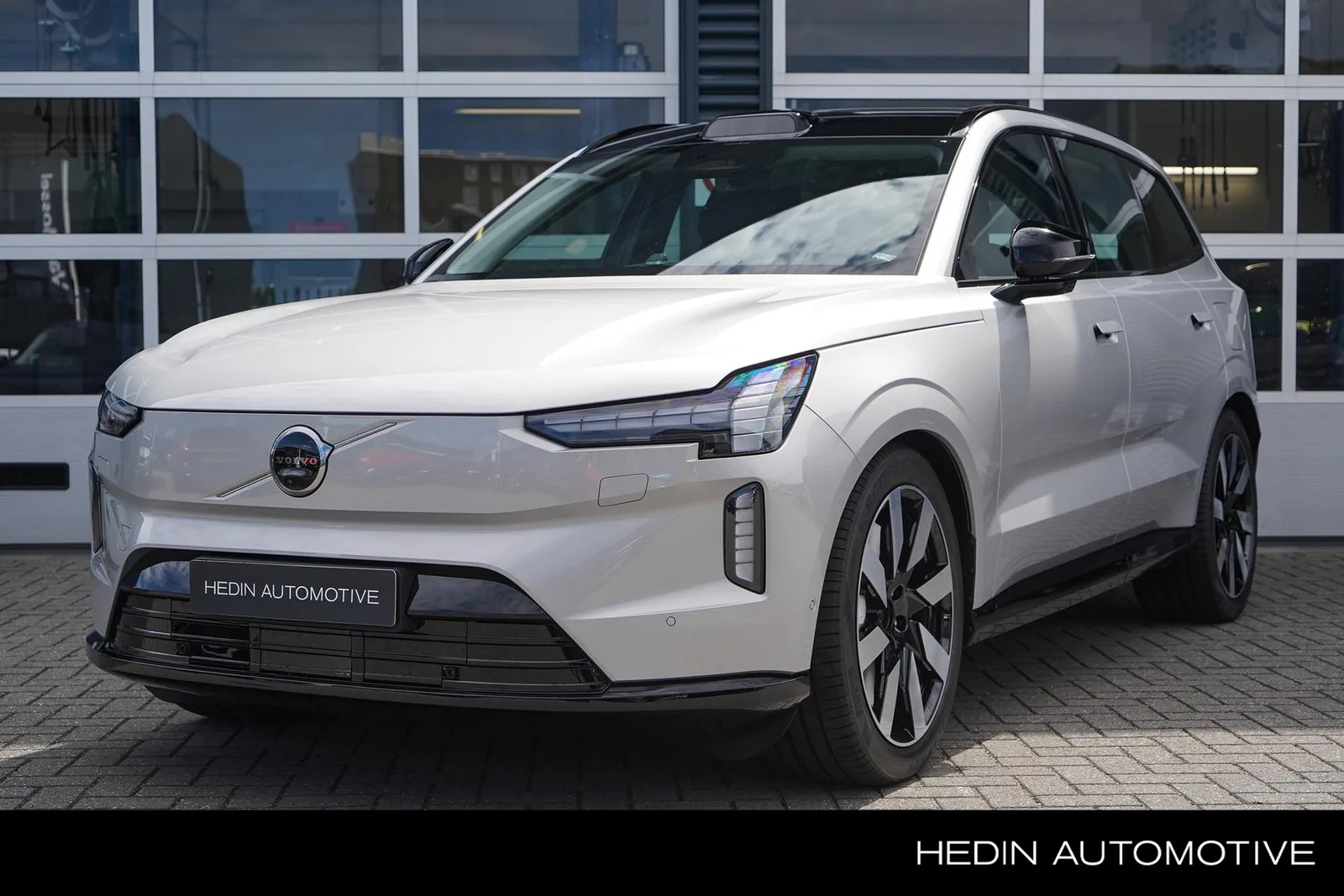 Volvo EX90 (2025) — foto 1